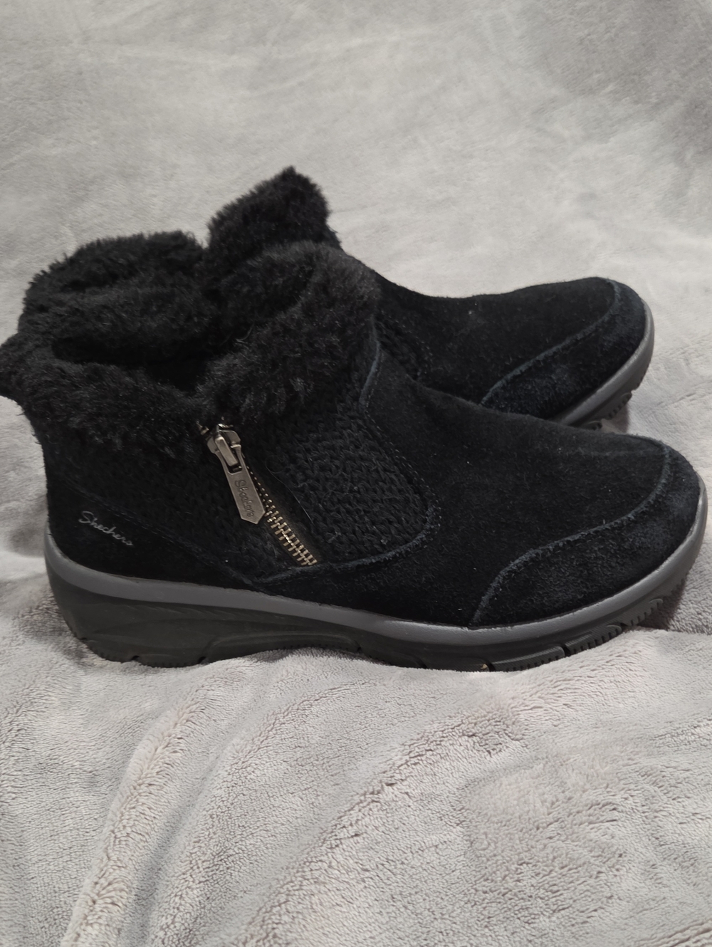 Skechers Women's Black Faux-Fur Lined Zip Ankle Boots